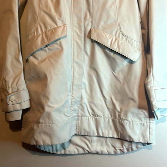 Elegant Cream Women's Jacket - Picture 14 of 16